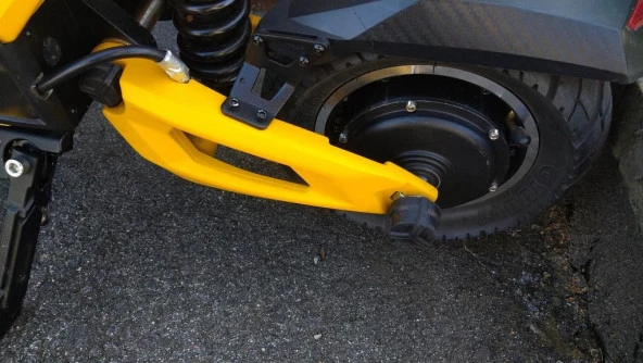 Elektrikli Scooter Vsett 10+ Ve Diğerleri - Tekerlek Somun Kapağı Plastik Aparat
