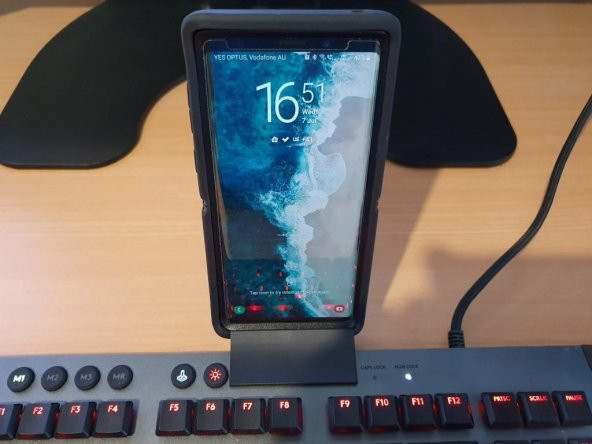 Logitech G815 / G915 Klavye İçin Telefon Tutucu Plastik Aparat - 2