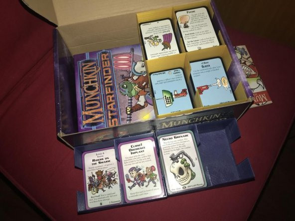 Munchkin Starfinder Her Şey Kutu Kartı Ekle Plastik Aparat
