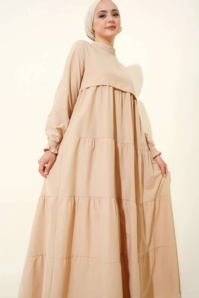 Katlı Model Bej Elbise - 2