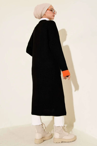 Renk Detaylı Salaş Siyah Hırka - 3