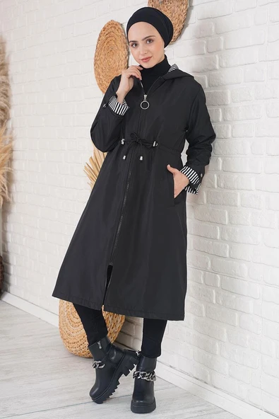 Bileği Çizgili Kapüşonlu Siyah Trençkot ürün görseli 1