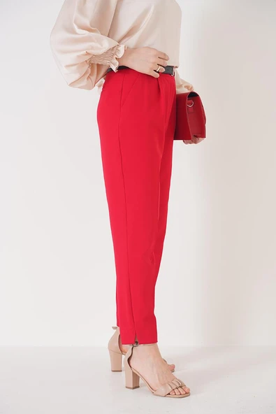 Yırtmaçlı Kemerli Krımızı Pantolon - Resim 3