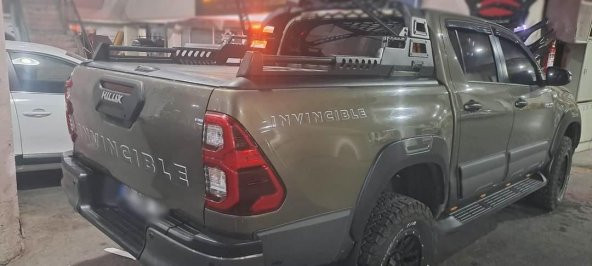 Invincible Etiket Sticker - 2