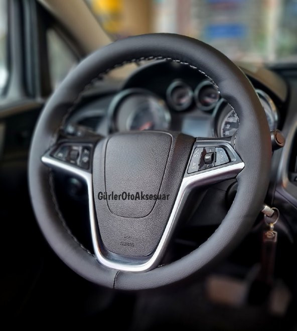Opel Astra J Kasa Uyumlu Dikmeli Direksiyon Kılıfı Soft Siyah Deri Gri İpli A+Plus ( 38×10.5CM ) ürün görseli 1