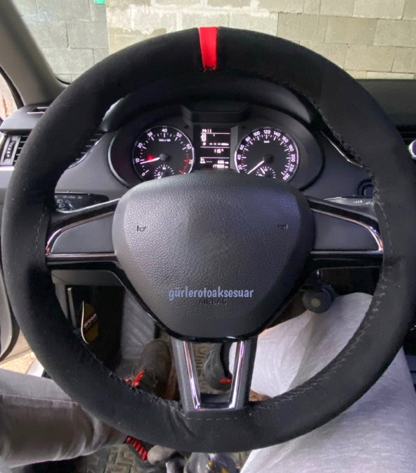 Skoda Super B Uyumlu Dikmeli Direksiyon Kılıfı Kırmızı Yüzüklü Alkantara (Nubuk) ürün görseli 1