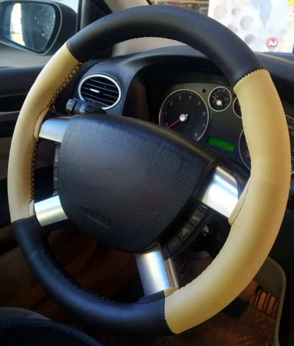 Skoda Octavia Uyumlu Deri Dikmeli Direksiyon Kılıfı Bej Siyah 4parçalı