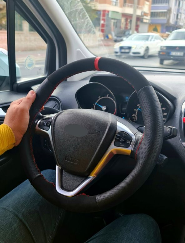 Opel Astra J Uyumlu Kırmızı Yüzüklü Alkantara Noktalı Deri Direksiyon Kılıfı