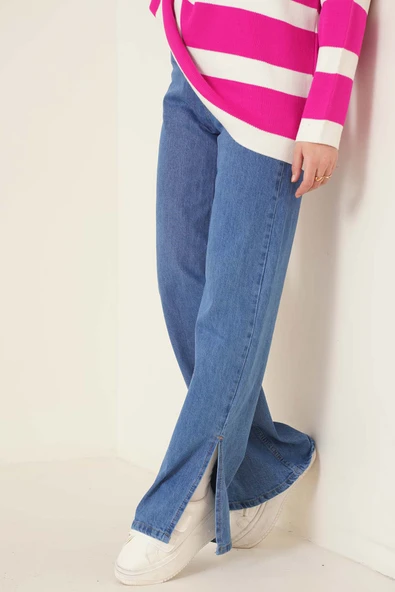 Salaş Yırtmaçlı Orta Kot Pantolon ürün görseli 1