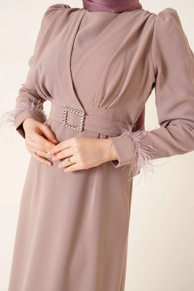 Kol Ucu Tüylü Kemerli Elbise Vizon - 4