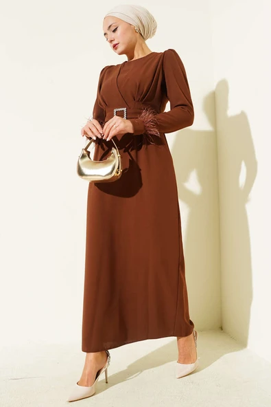 Kol Ucu Tüylü Kemerli Elbise Taba ürün görseli 1