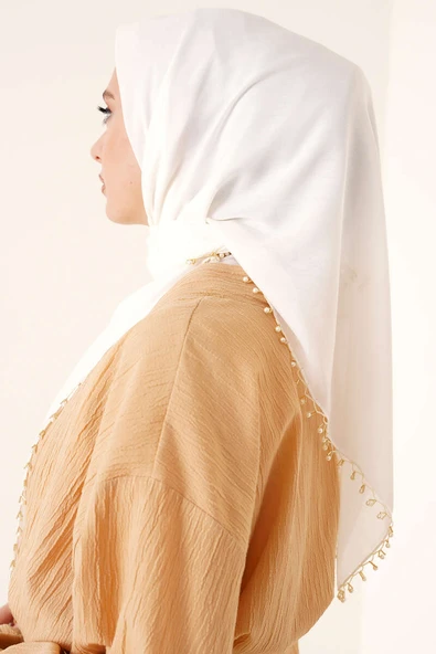 Selvi Boylum Al Yazmalım Beyaz Tülbent - Resim 3