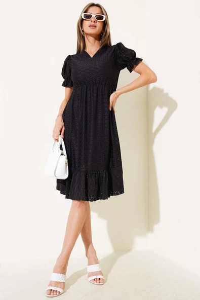 Fırfır Detaylı Brodeli Elbise Siyah