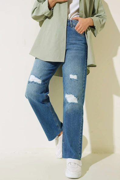 Yırtık Detaylı Paçası Kesik Kot Mavisi Pantolon - Resim 2