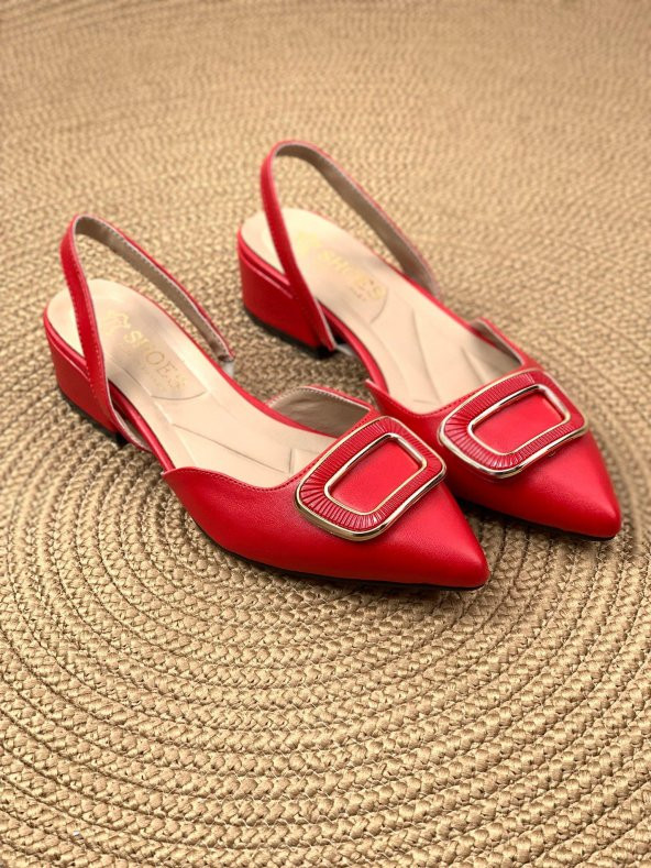Basskan Kare Kırmızı Alçak Topuk Arkası Açık Kare Tokalı Sandalet Terlik