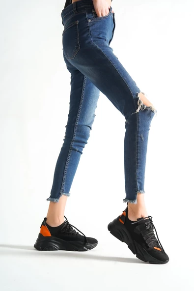BAYAN SİYAH KALIN TABANLI BAĞCIK DETAYLI SNEAKER GÜNLÜK SPOR AYAKKABI KECSP104