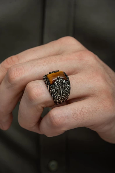 Kaplan Gözü Taşlı Oyma Desenli 925 Gümüş Erkek Yüzük ürün görseli