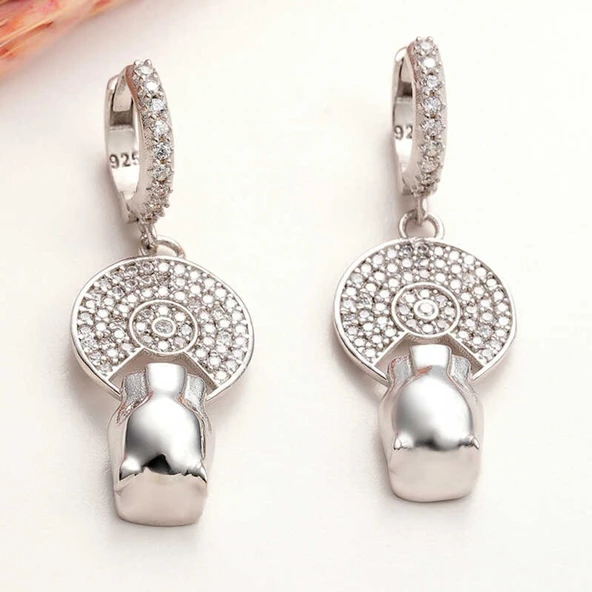 ​Lucky Life 925 Ayar Gumuss  Sallantılı Kaplan Figürlü Lucky Life Lucky Life Kadın Küpe