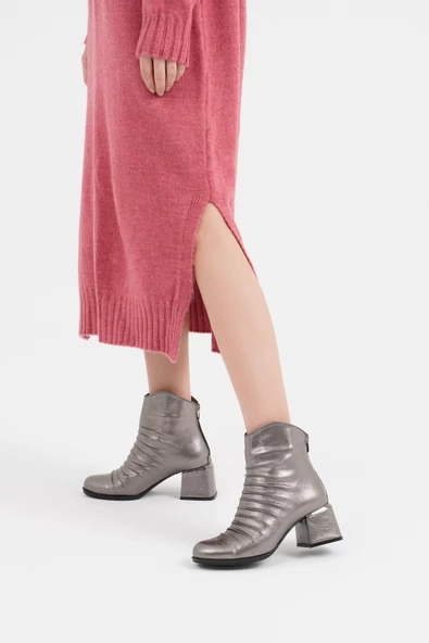 Kadın Topuklu Bot Arkadan Fermuarlı Büzgü Detaylı - Resim 8