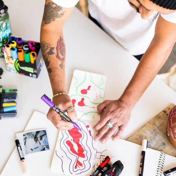 Uniball Posca 4.5-5.5mm Yuvarlak Uçlu Poster Markörü Beyaz / PC7M - Resim 2