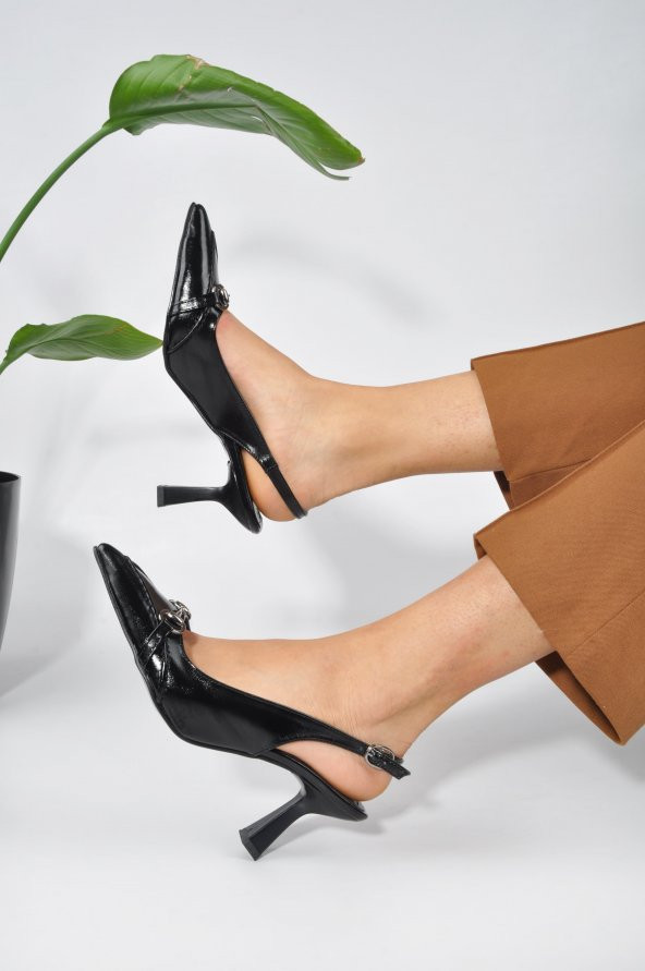Deri Toka Detay Kadın Stiletto - 12