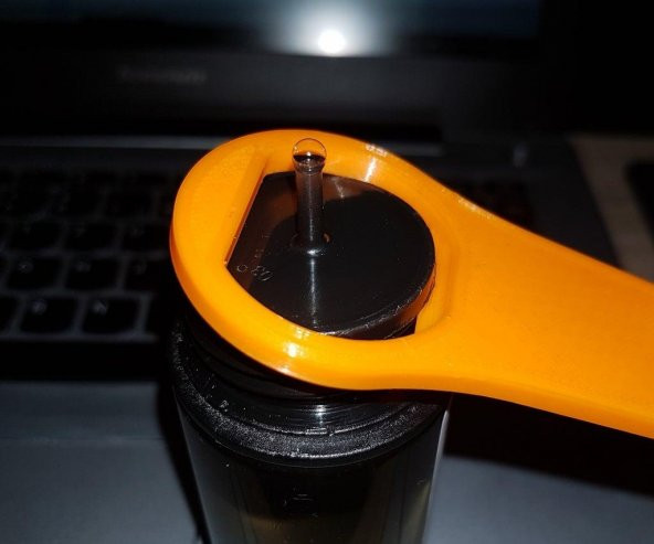 E-Sıvı İçin Tombul Gorilla Şişe Açacağı (120Ml) Plastik Aparat