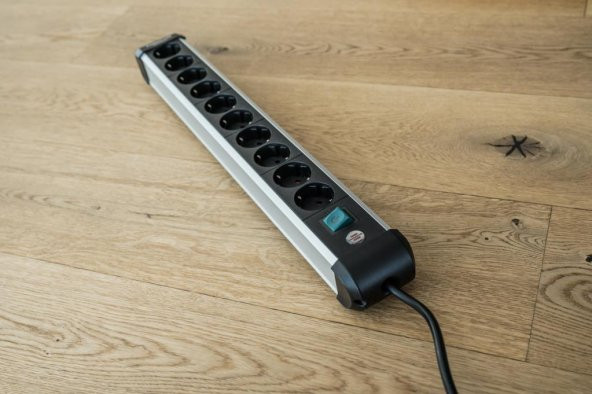 Brennenstuhl Premium-Alu-Line 3 Metre Kablolu 10 Soketli Alüminyum Gövde Priz - Resim 3