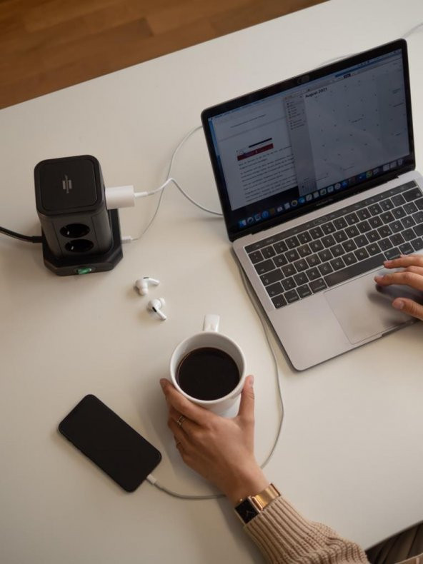 Brennnestuhl Premium Serisi Masa Üstü 8 Soketli 4 USB li Kulesi 2 Metre Kablolu Priz - Resim 5