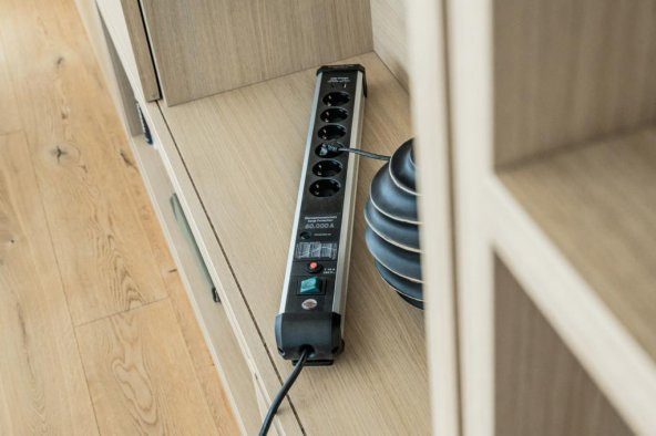 Brennenstuhl Premium-Protect-Line USB-C ve USB Girişli 60.000 A. Akım Korumalı 3M. Kablolu 6 Soketli Priz - 4