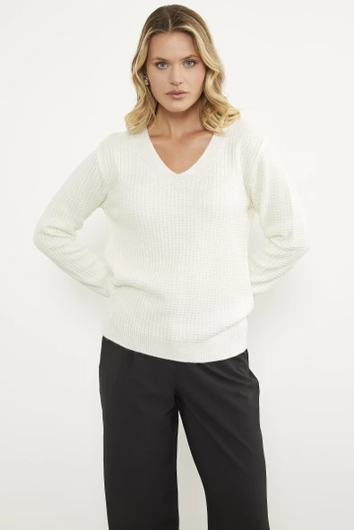 Petek Örgü V Yaka Triko Kazak - Kemik - Resim 4