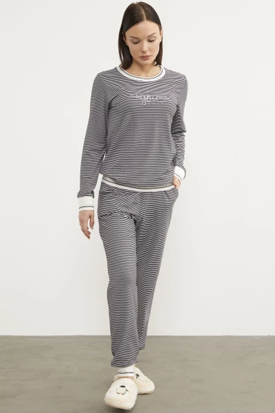 Çizgili Sıfır Yaka Pijama Takım - Siyah - Resim 3