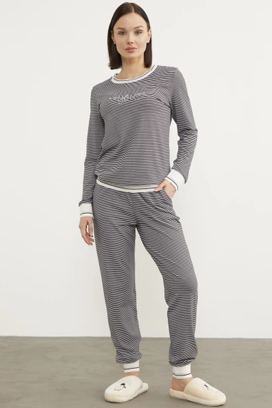 Çizgili Sıfır Yaka Pijama Takım - Siyah - Resim 2