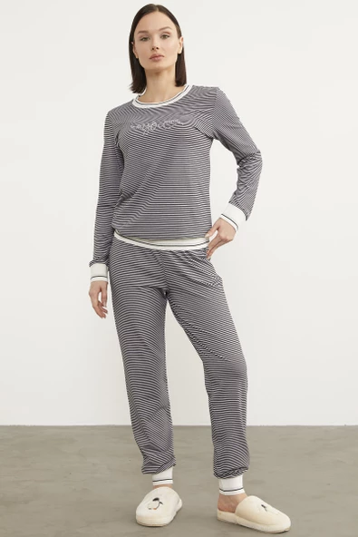 Çizgili Sıfır Yaka Pijama Takım - Siyah