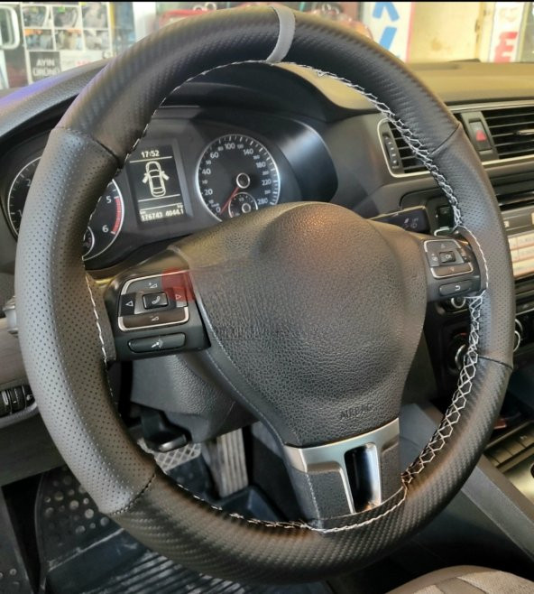 Ford Connect Uyumlu Gri Yüzüklü Karbon-Noktalı Deri Direksiyon Kılıfı ürün görseli 1