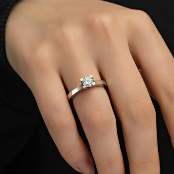 4 Tırnaklı Swarovski Taşlı 925 Gümüş Tektaş Yüzük - Resim 6