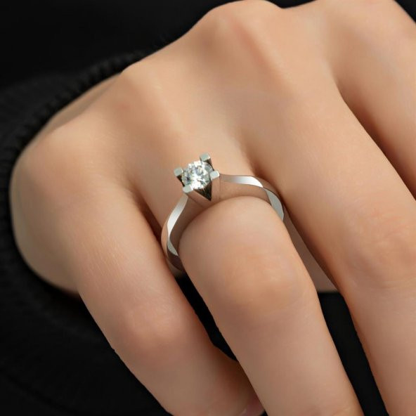 4 Tırnaklı Swarovski Taşlı 925 Gümüş Tektaş Yüzük - Resim 7