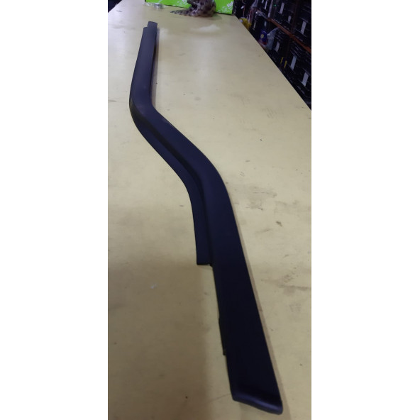 HYUNDAI H100 MİNİBÜS PANELVAN ÖN KAPI CAM KENAR ÇITASI SIYIRICI FİTİLİ SOL  82210-43003 - 3