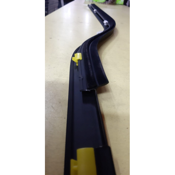 HYUNDAI H100 MİNİBÜS PANELVAN ÖN KAPI CAM KENAR ÇITASI SIYIRICI FİTİLİ SOL  82210-43003 - 4
