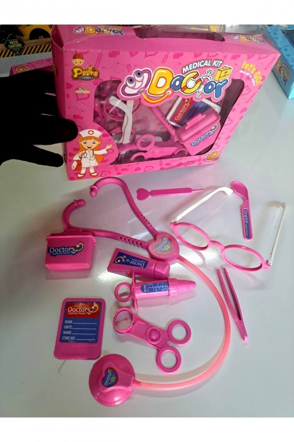 Çantalı Oyuncak Doktor Seti Tedavi Ekipmanı 11 Parça gözlük Steteskop Kartlık Enjektör 18x24cm ürün görseli