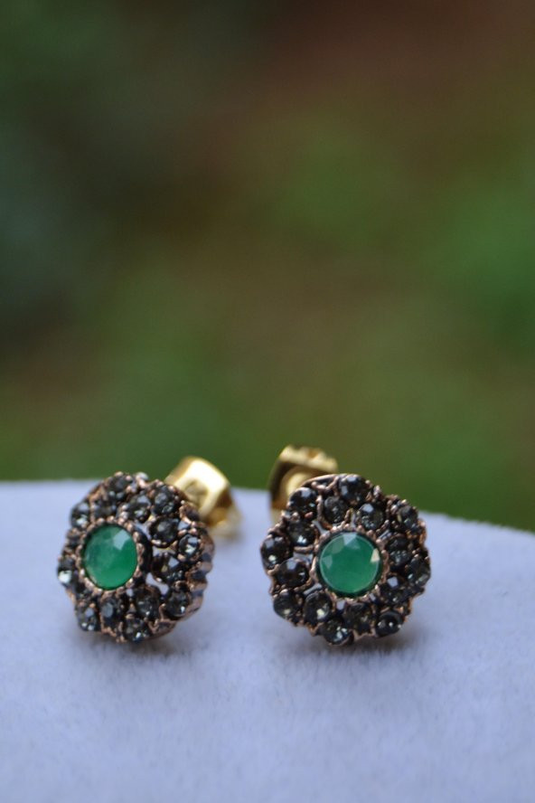 STONEAGE Otantik Yeşil Zümrüt Bayan Çivili Küpe ürün görseli