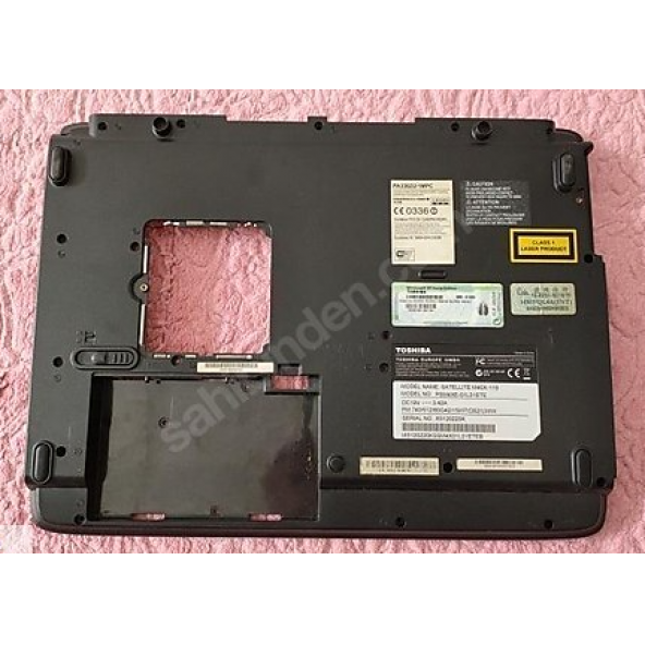 Toshiba Satellite M40X Alt Kasa