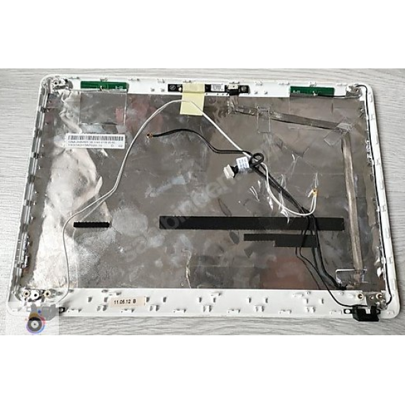 ASUS EEE PC 1215B LCD COVER + KAMERA yüzeyinde çizikler mevcut - 2