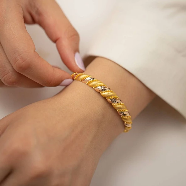 Dorika Detaylı Altın Burgulu Kelepçe - Resim 3