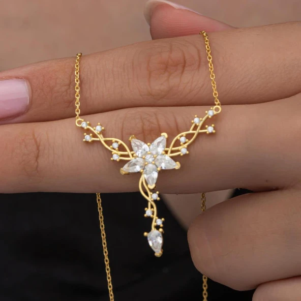 Sarmaşık Lotus Çiçeği Altın Kaplama 925 Gümüş Kadın Kolye