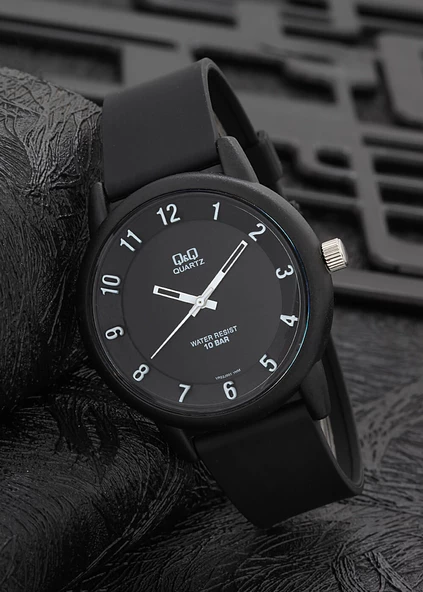 Q&Q VR52J001Y Su Geçirmez Silikon Kordonlu Unisex Kol Saati - 3