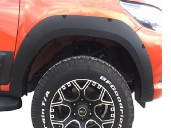 TOYOTA HILUX REVO 2015-2019  ÇAMURLUK KAPLAMA -DODİK TAKIMI