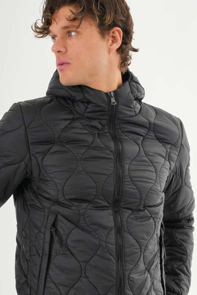 Erkek Reguler Fit Çok Hafif Kışlık Kapitone Mont - Resim 4