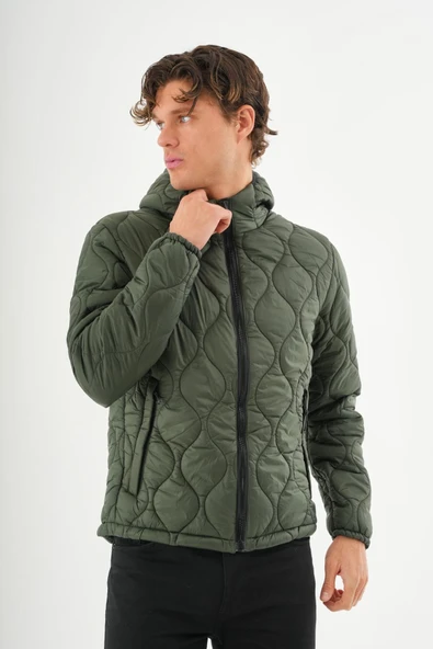 Erkek Reguler Fit Çok Hafif Kışlık Kapitone Mont - Resim 10