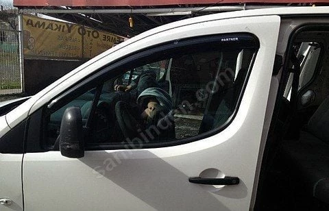 Boğaziçi Peugeot Partner Tepe cam rüzgarlığı mugen