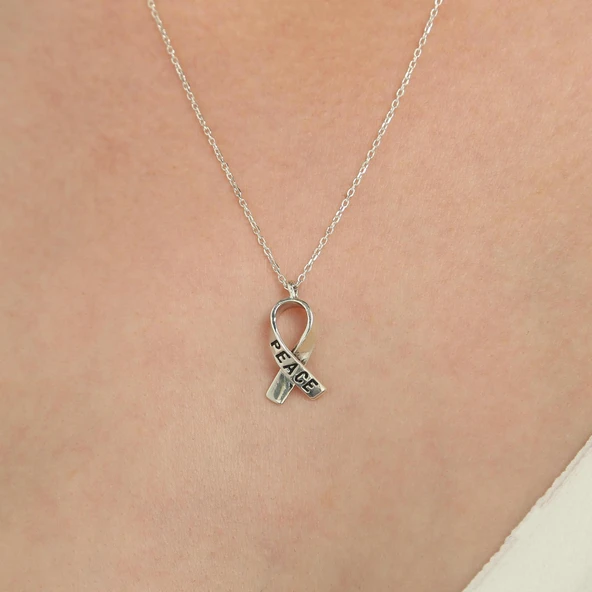 925 ayar Gümüş PEACE Yazılı Kurdele Modeli Kolye ürün görseli